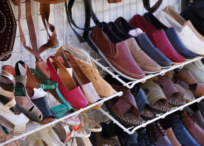 Sapateira de ferro: elegância e praticidade para organizar seus calçados 